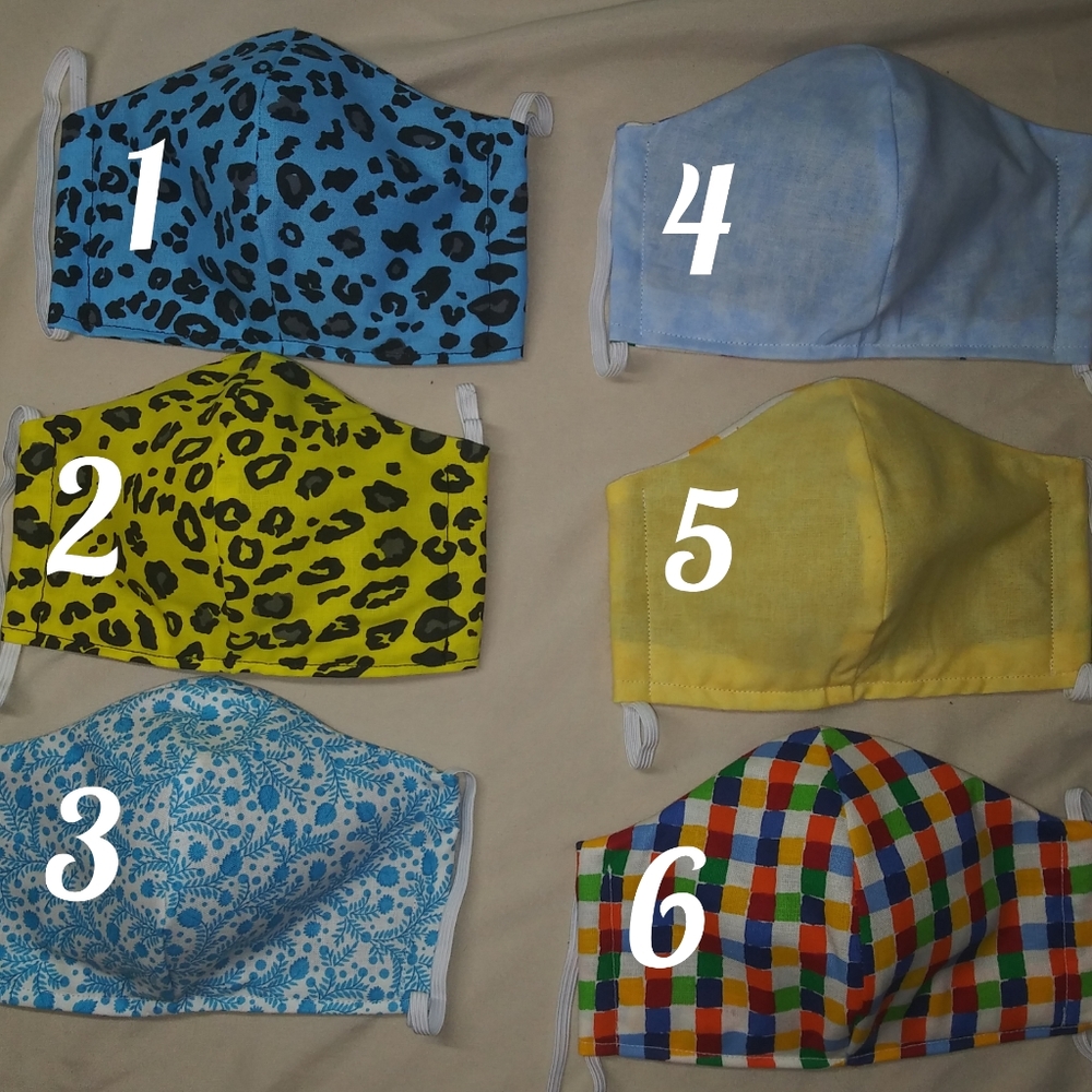 😷 Facemask- (2) random prints : sz women/yg adult